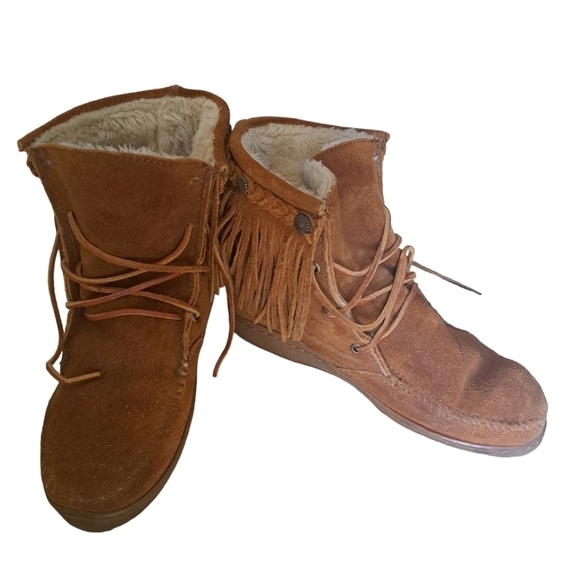 MINNETONKA short fringe leather moccasins booties shearling ankle boots WMS 8 - Picture 4 of 16